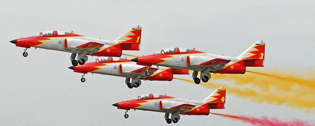 Patrulla Águila Casa C-101 Aviojets in formation Patrulla Águila Casa C-101 Aviojets in formation